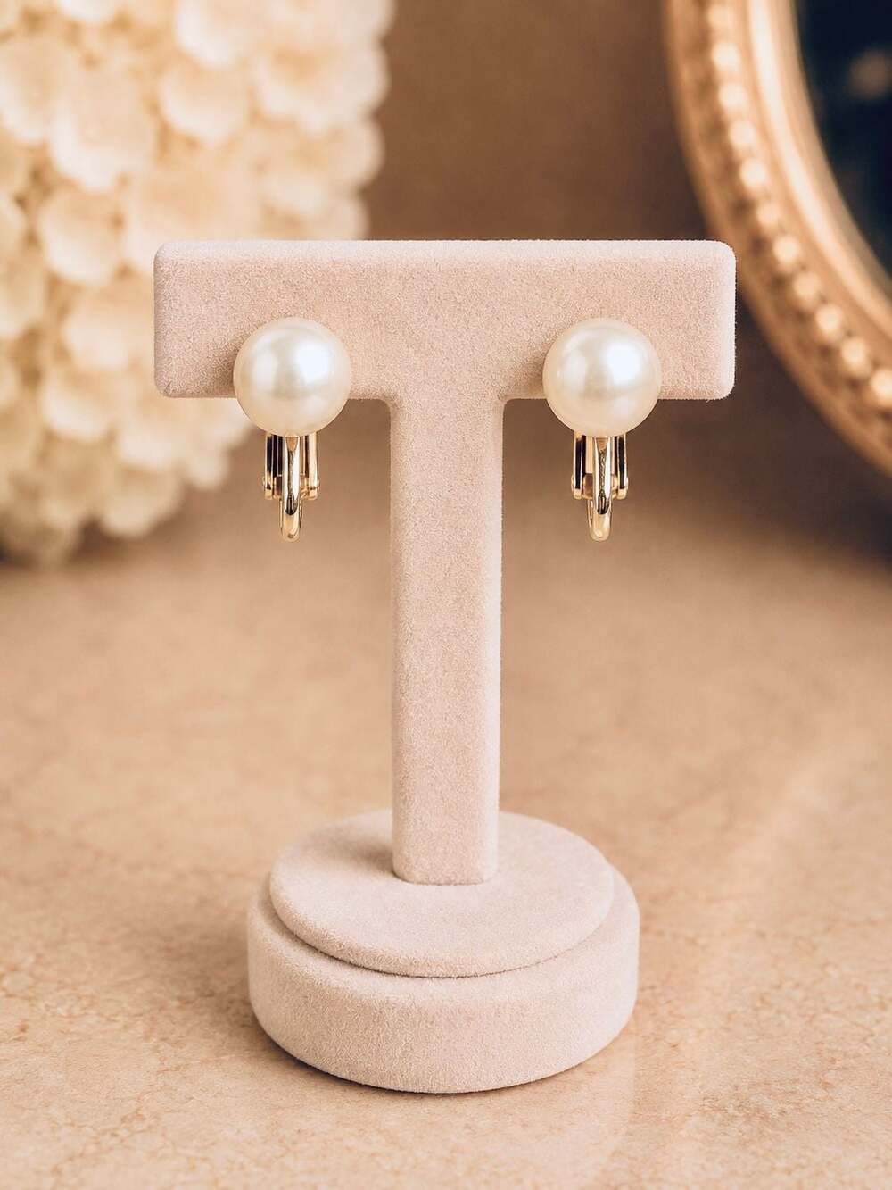 Classic Pearl Screwback Clip-On Stud Earrings in Gold Tone